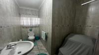 Bathroom 2 of property in Monument Heights