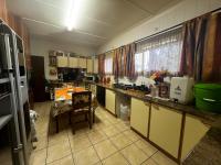 Kitchen of property in Monument Heights