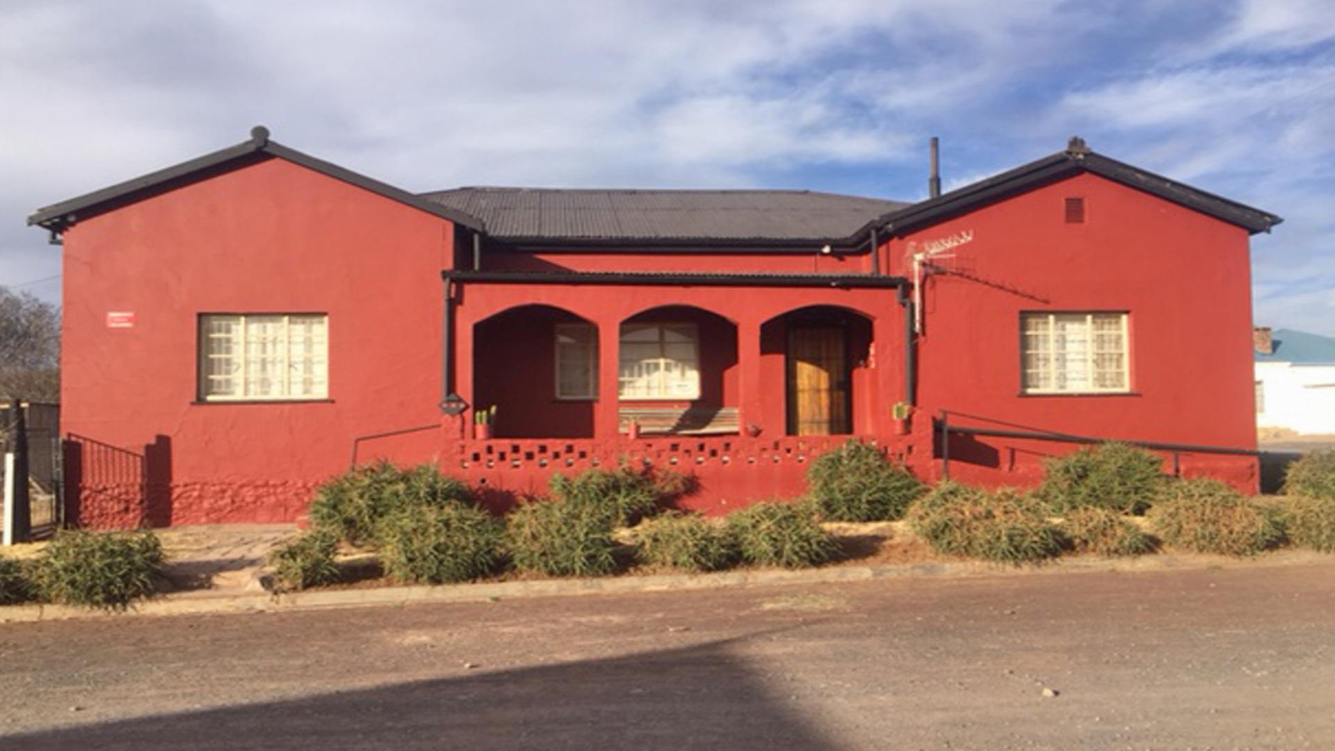 Front View of property in Steynsburg