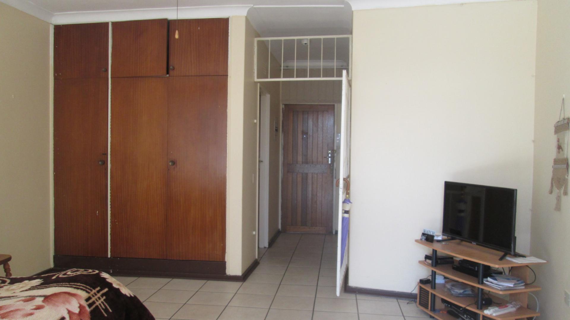 Main Bedroom - 22 square meters of property in Casseldale