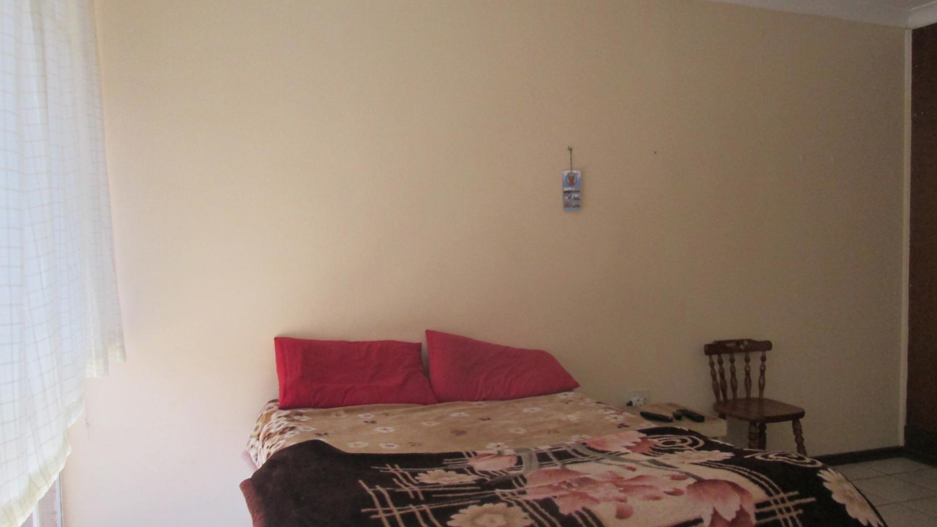 Main Bedroom - 22 square meters of property in Casseldale