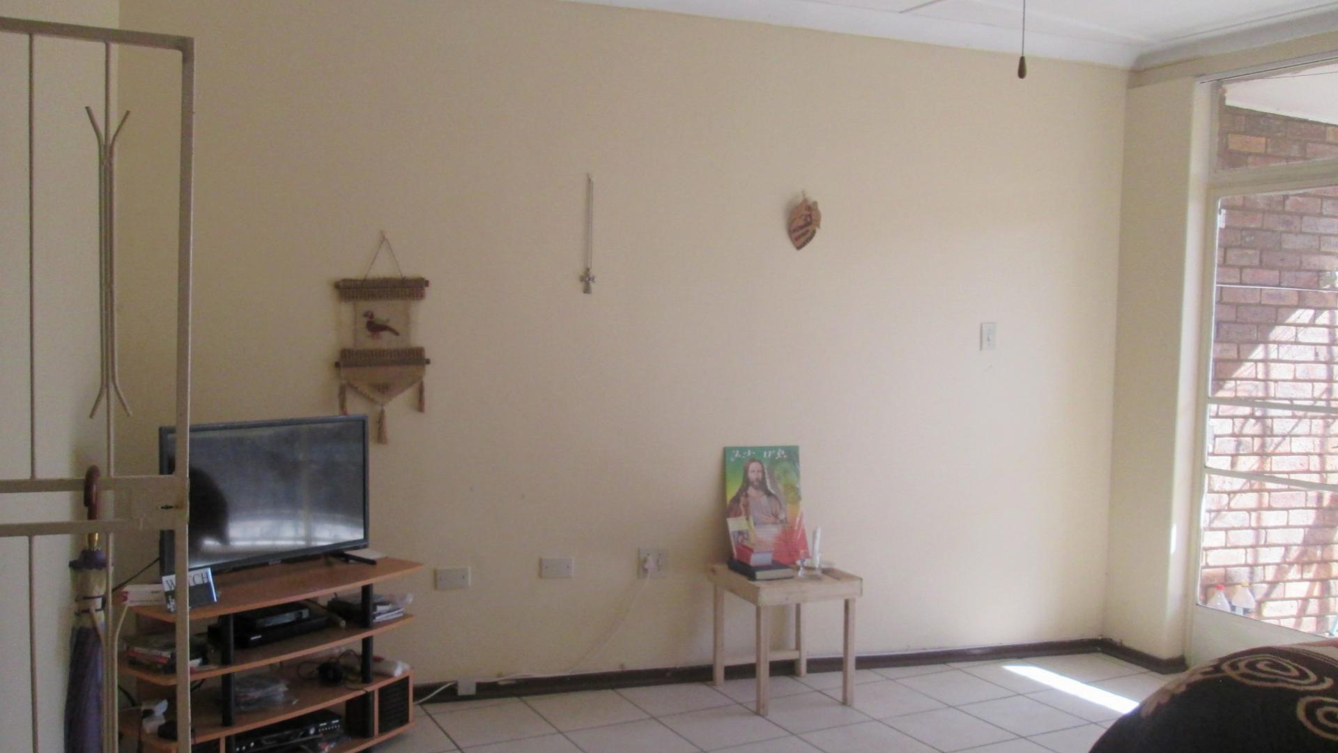 Main Bedroom - 22 square meters of property in Casseldale