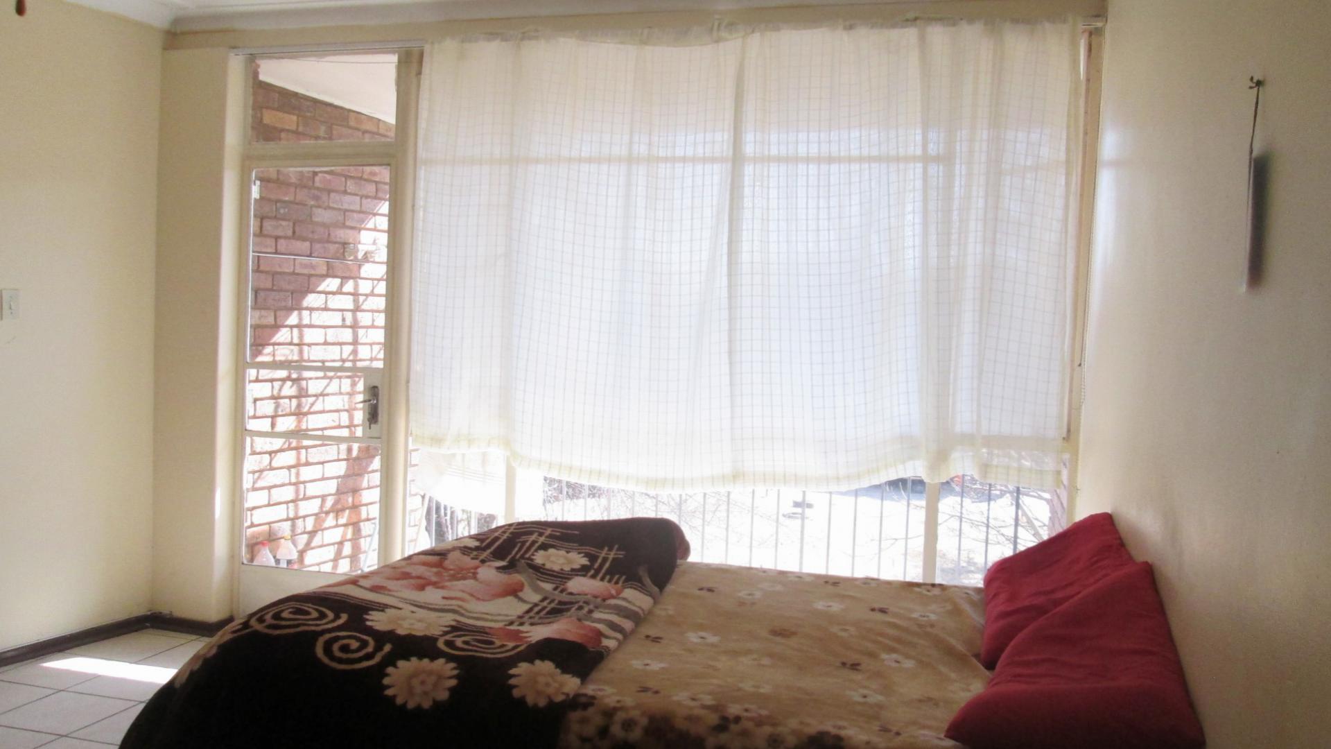 Main Bedroom - 22 square meters of property in Casseldale