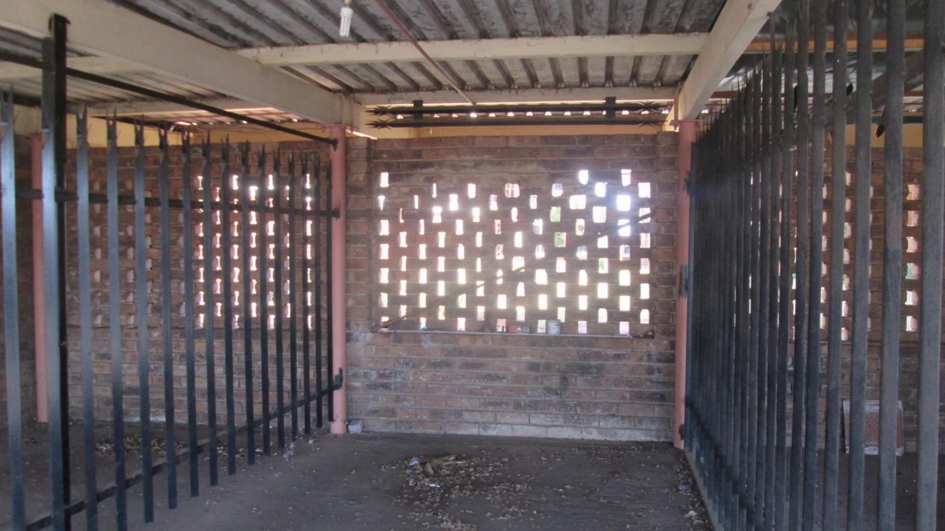 Spaces - 4 square meters of property in Casseldale