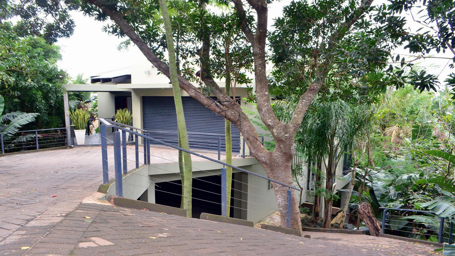 Front View of property in Marina Beach