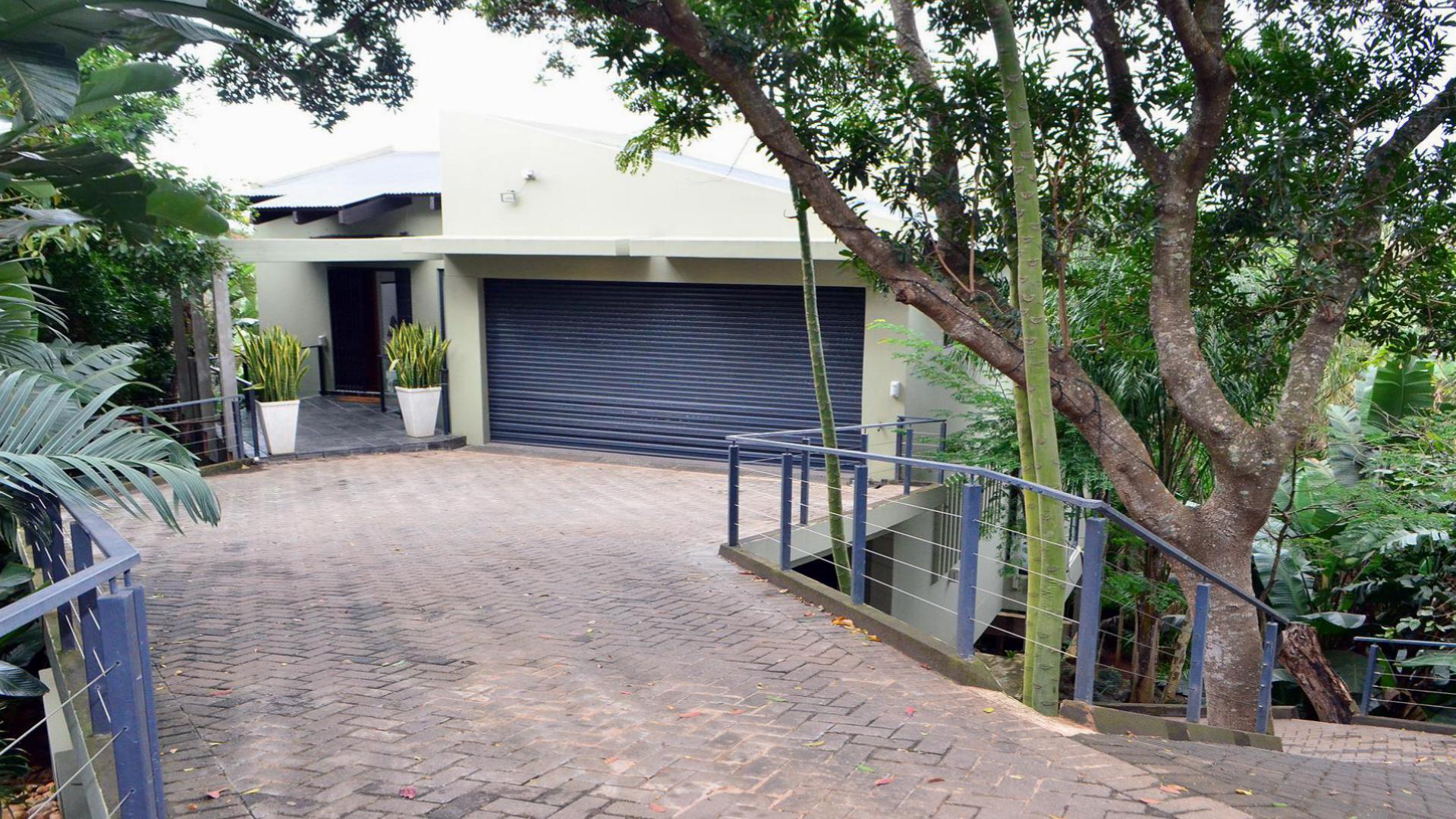 Front View of property in Marina Beach