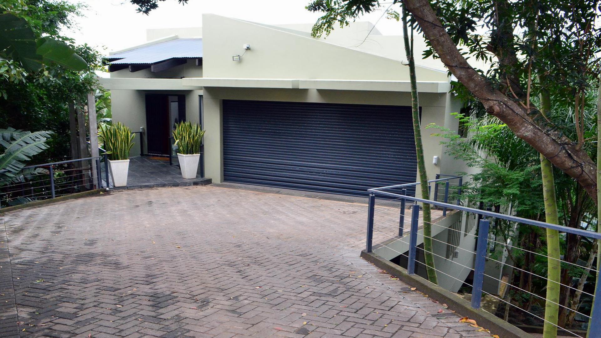 Front View of property in Marina Beach