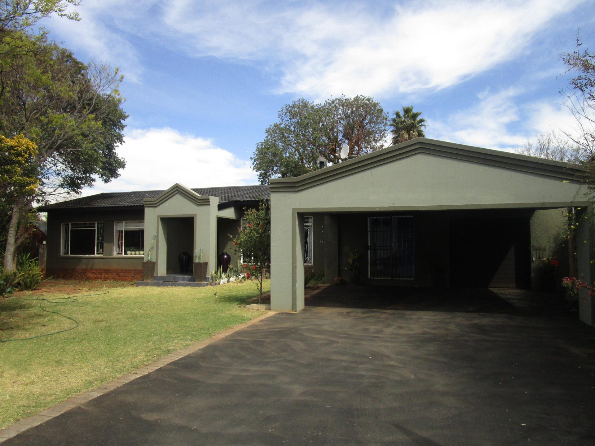 Front View of property in Boksburg