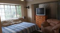 Main Bedroom - 16 square meters of property in Dalpark