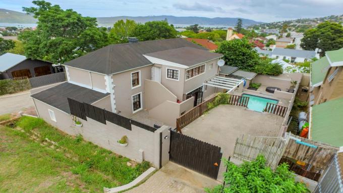 6 Bedroom House for Sale For Sale in Knysna - Home Sell - MR165365