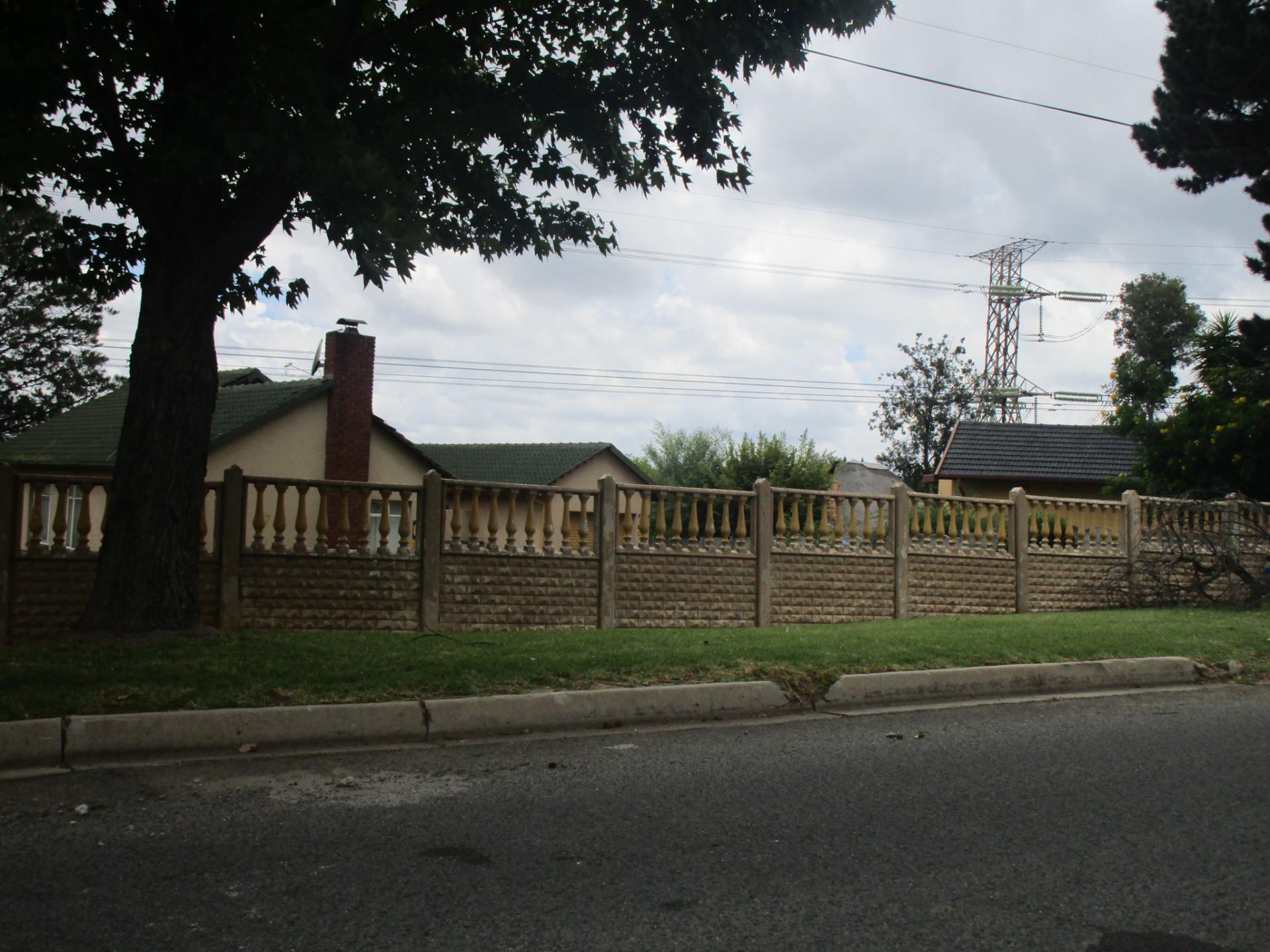 Front View of property in Birch Acres