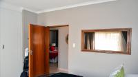Bed Room 2 - 16 square meters of property in Port Shepstone