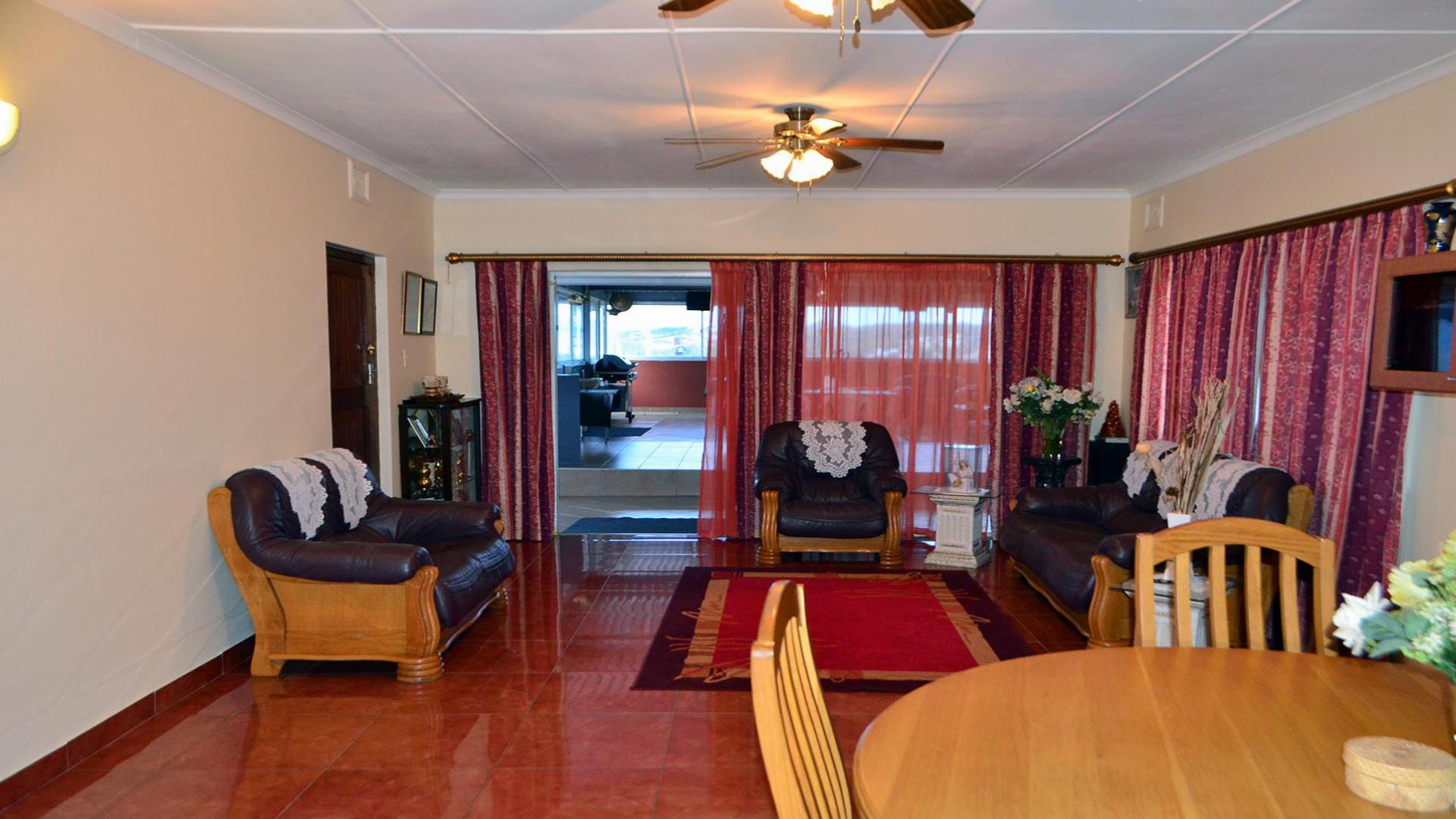 Dining Room - 19 square meters of property in Reservior Hills