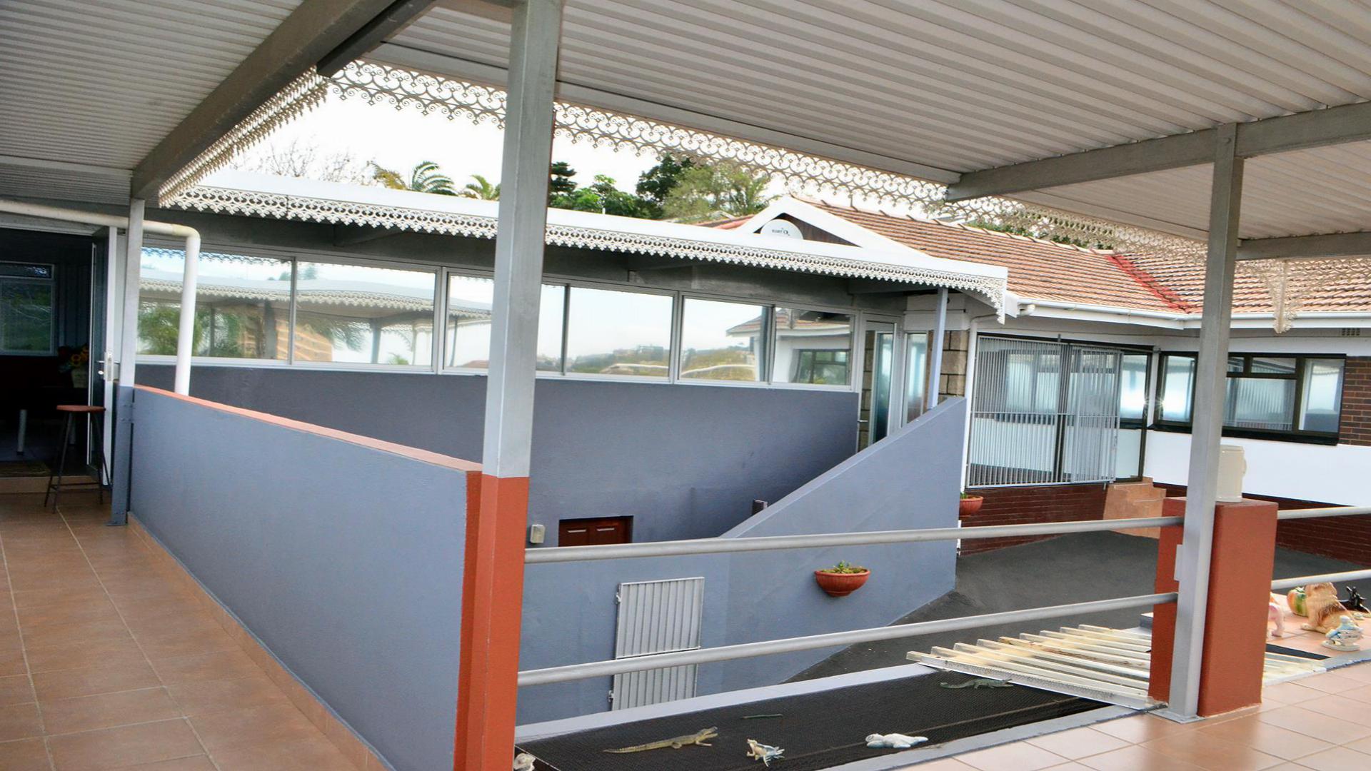 Front View of property in Reservior Hills