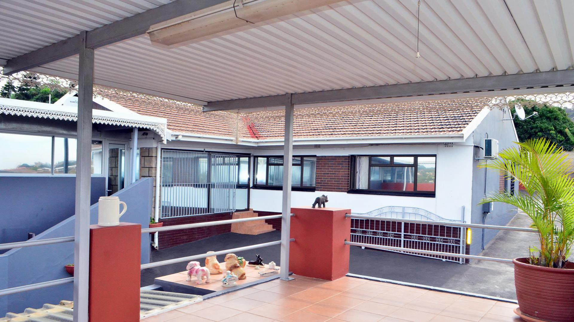 Front View of property in Reservior Hills