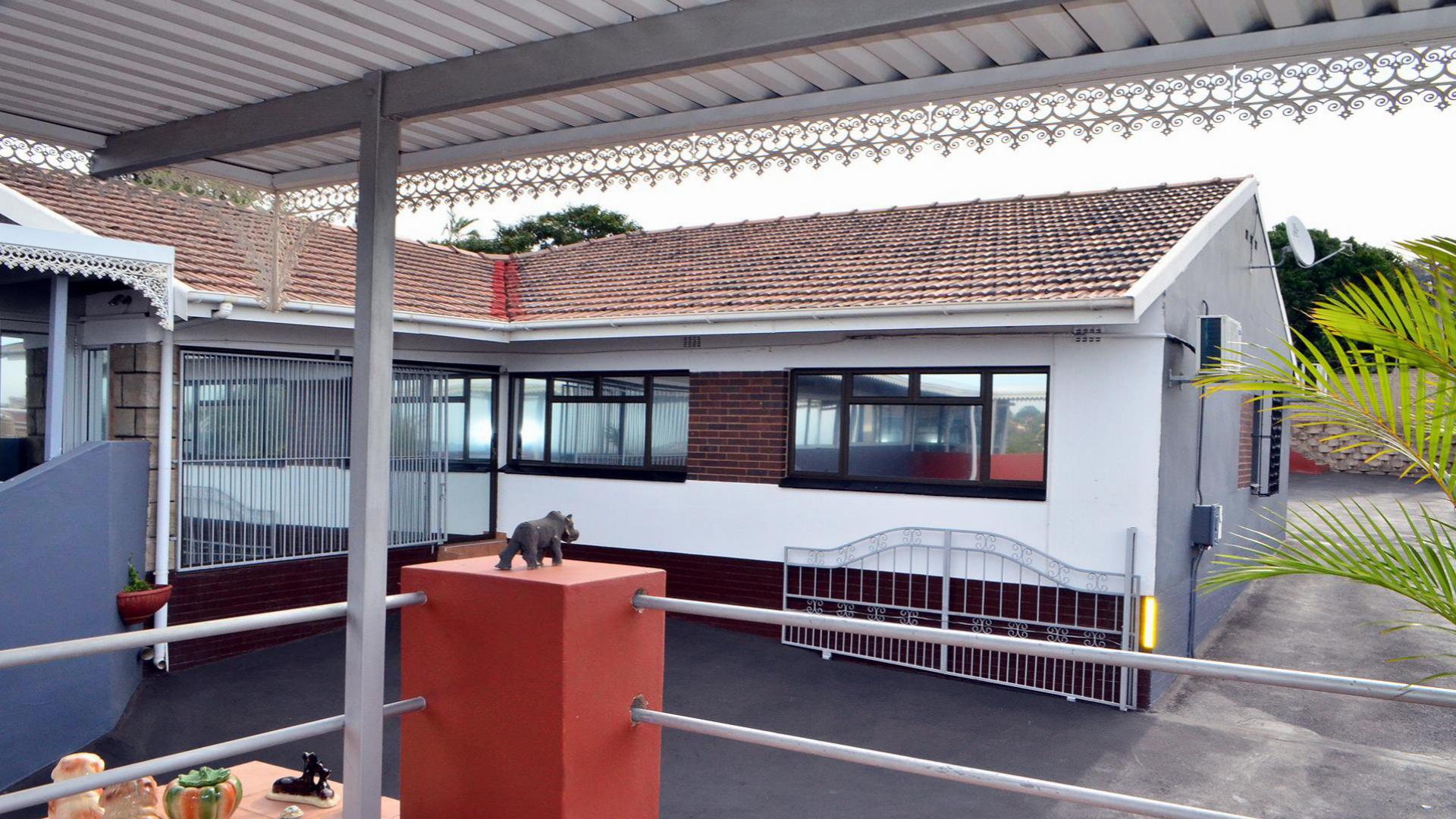 Front View of property in Reservior Hills