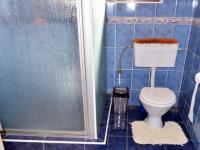 Main Bathroom - 10 square meters of property in Reservior Hills