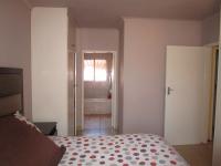Main Bedroom - 15 square meters of property in Protea North