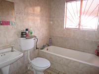 Main Bathroom - 4 square meters of property in Protea North