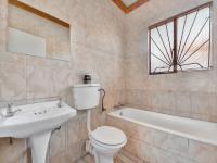 Main Bathroom - 4 square meters of property in Protea North