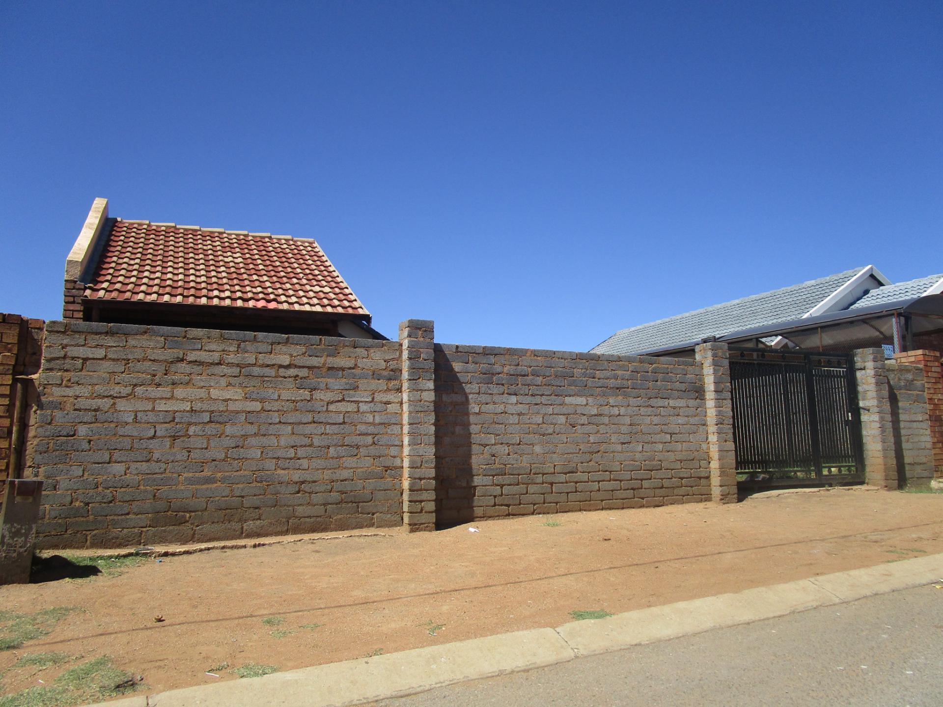 Front View of property in Doornkop