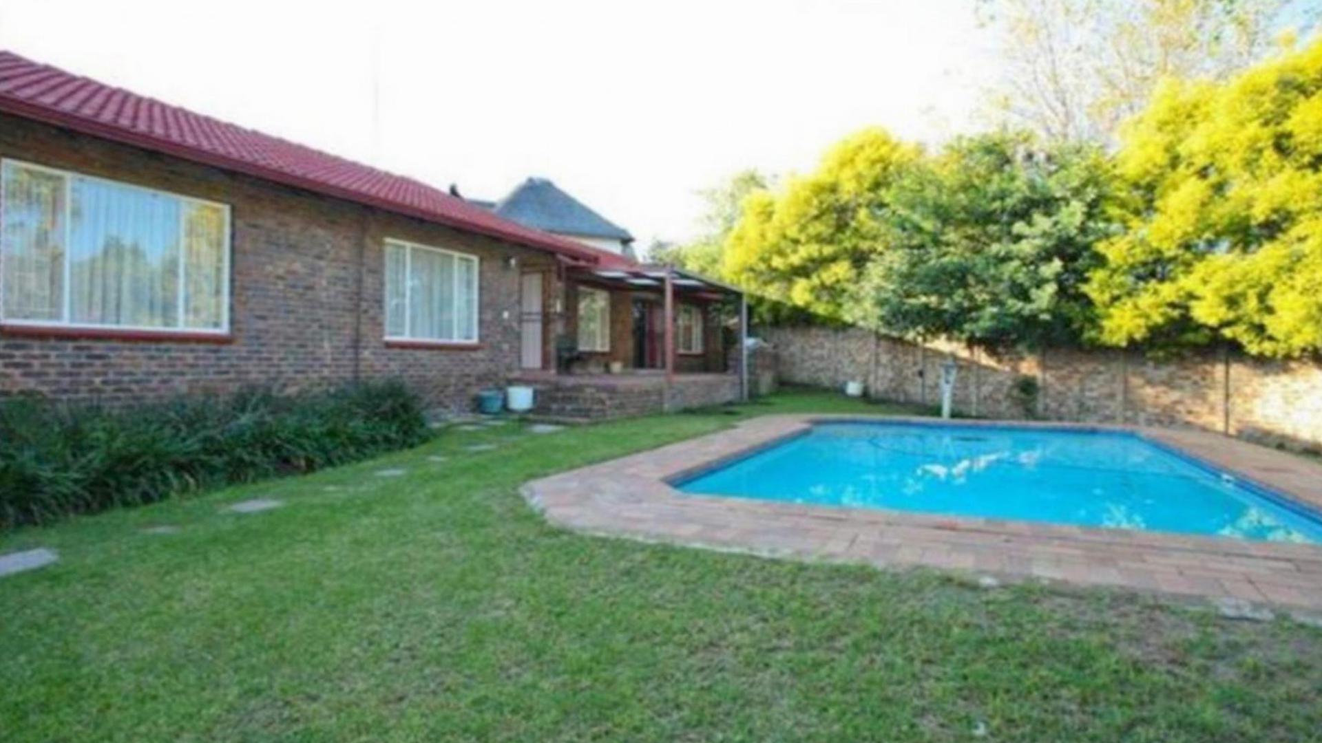 Front View of property in Randpark Ridge