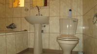 Main Bathroom - 13 square meters of property in Sasolburg