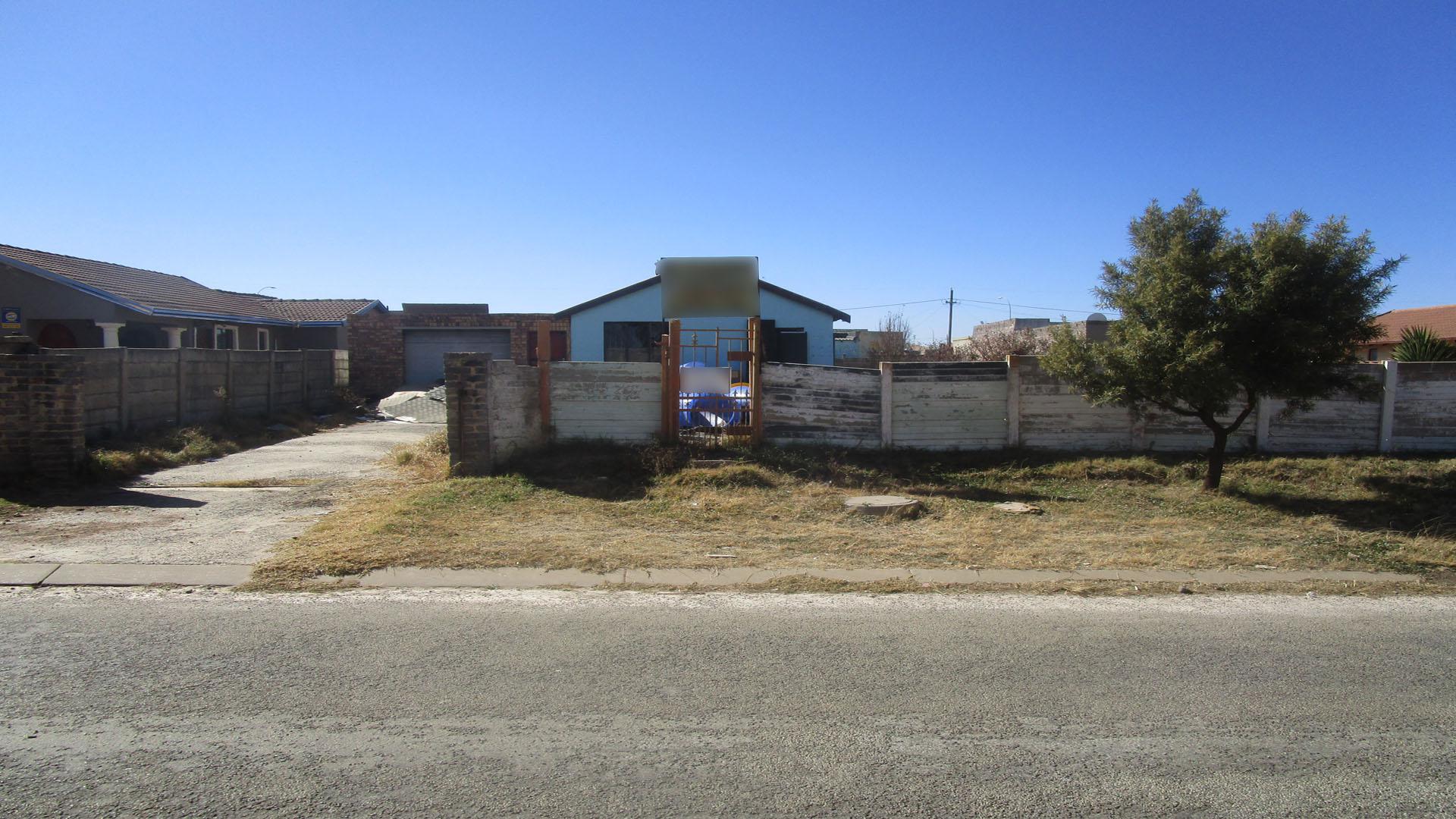 Front View of property in Johannesburg Central