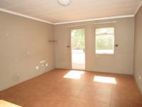 Lounges - 21 square meters of property in Alberton