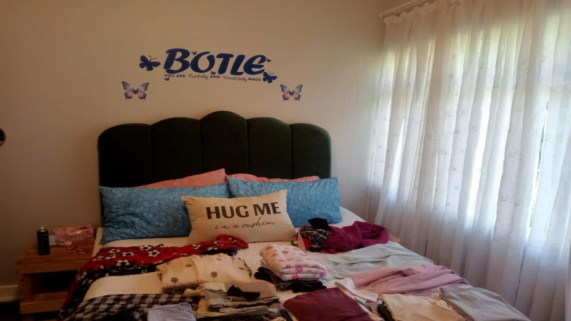 Bed Room 2 of property in Bloemfontein