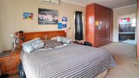 Main Bedroom - 19 square meters of property in Kosmosdal