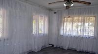 Lounges - 15 square meters of property in Effingham Heights