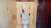 Main Bathroom - 8 square meters of property in Effingham Heights