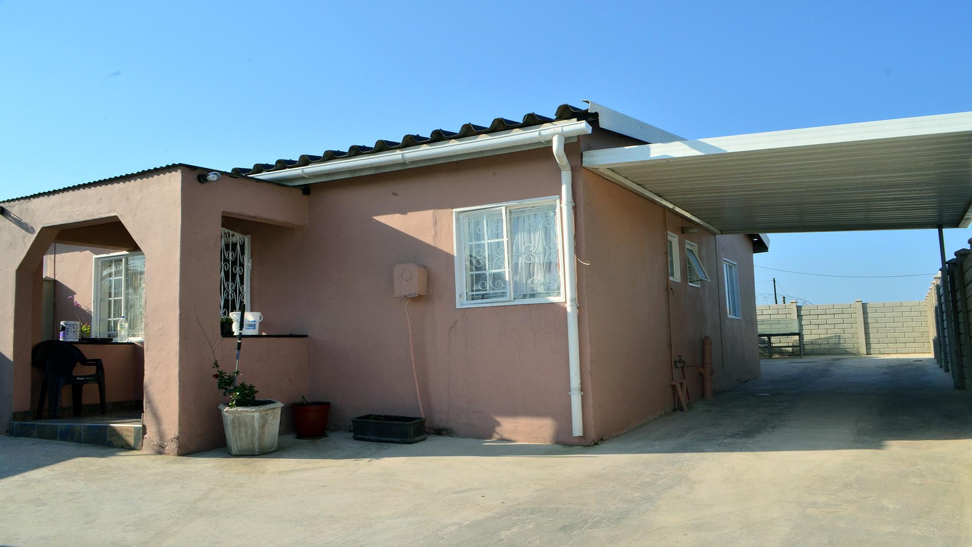 Front View of property in Trenance Park