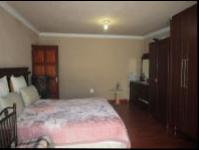 Main Bedroom - 25 square meters of property in Simunye