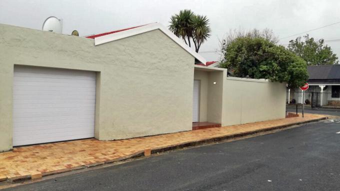 2 Bedroom Sectional Title for Sale For Sale in Wynberg - CPT - Private Sale - MR166101