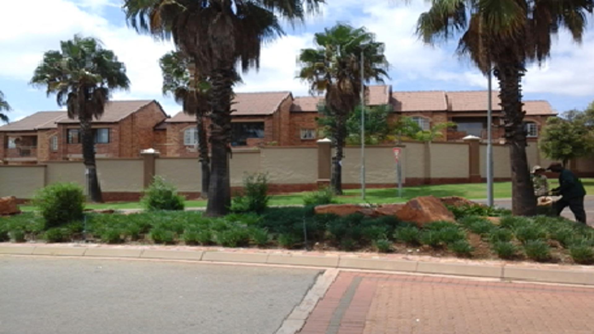 Front View of property in Mooikloof