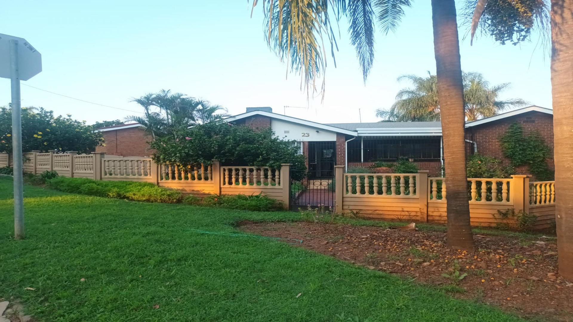 Front View of property in Westpark