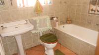 Main Bathroom - 5 square meters of property in Brenthurst