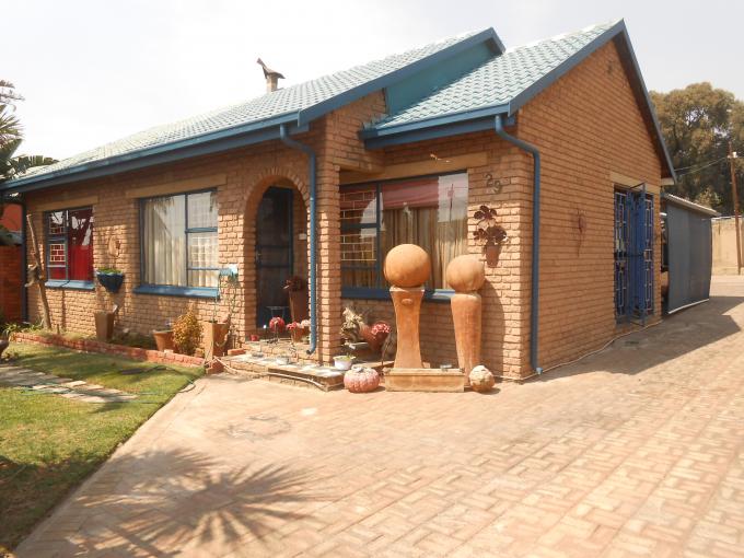 3 Bedroom House for Sale For Sale in Krugersdorp - Home Sell - MR166296