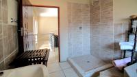 Bathroom 2 - 7 square meters of property in Halfway Gardens