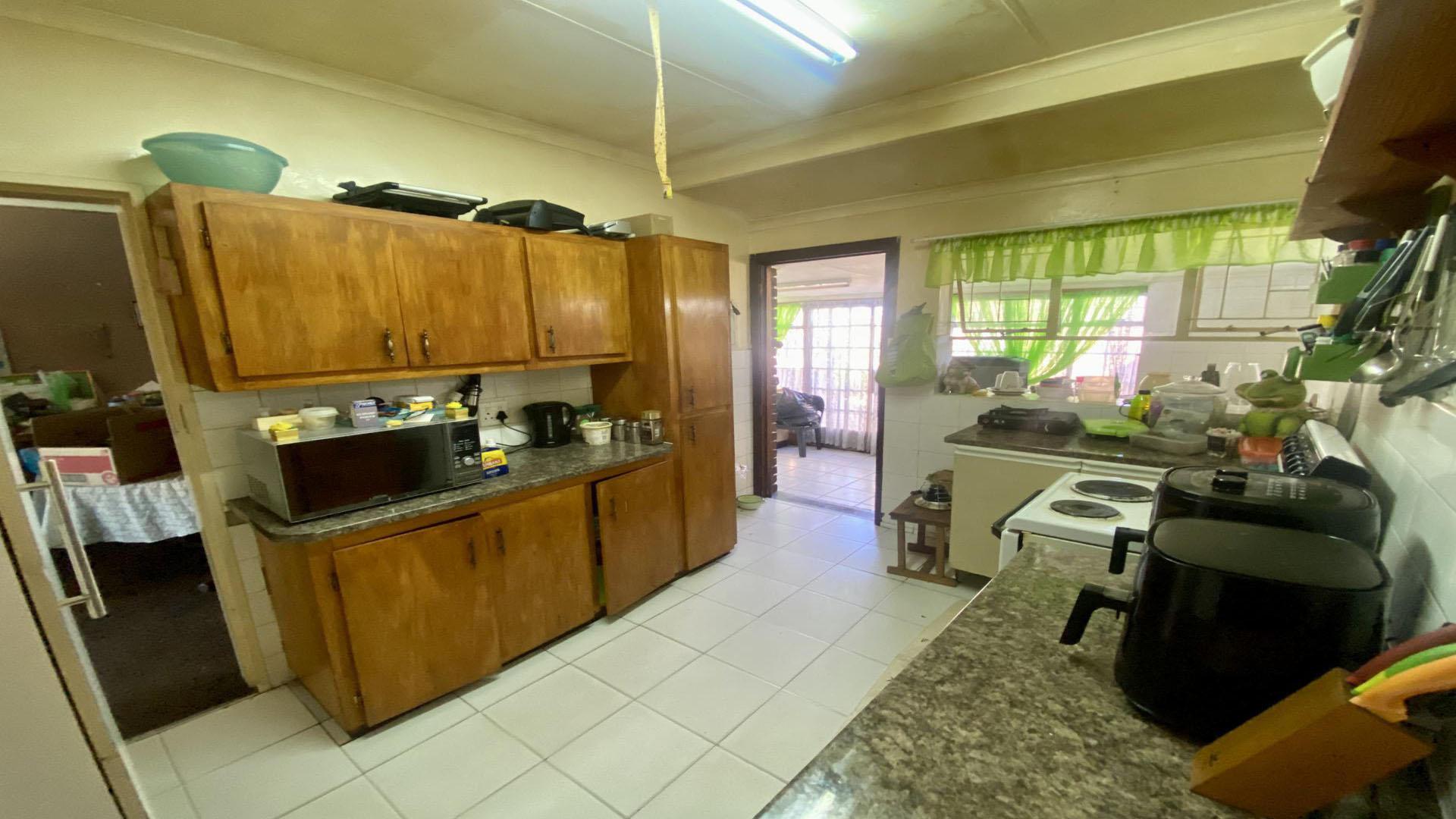 Kitchen of property in Hendrina