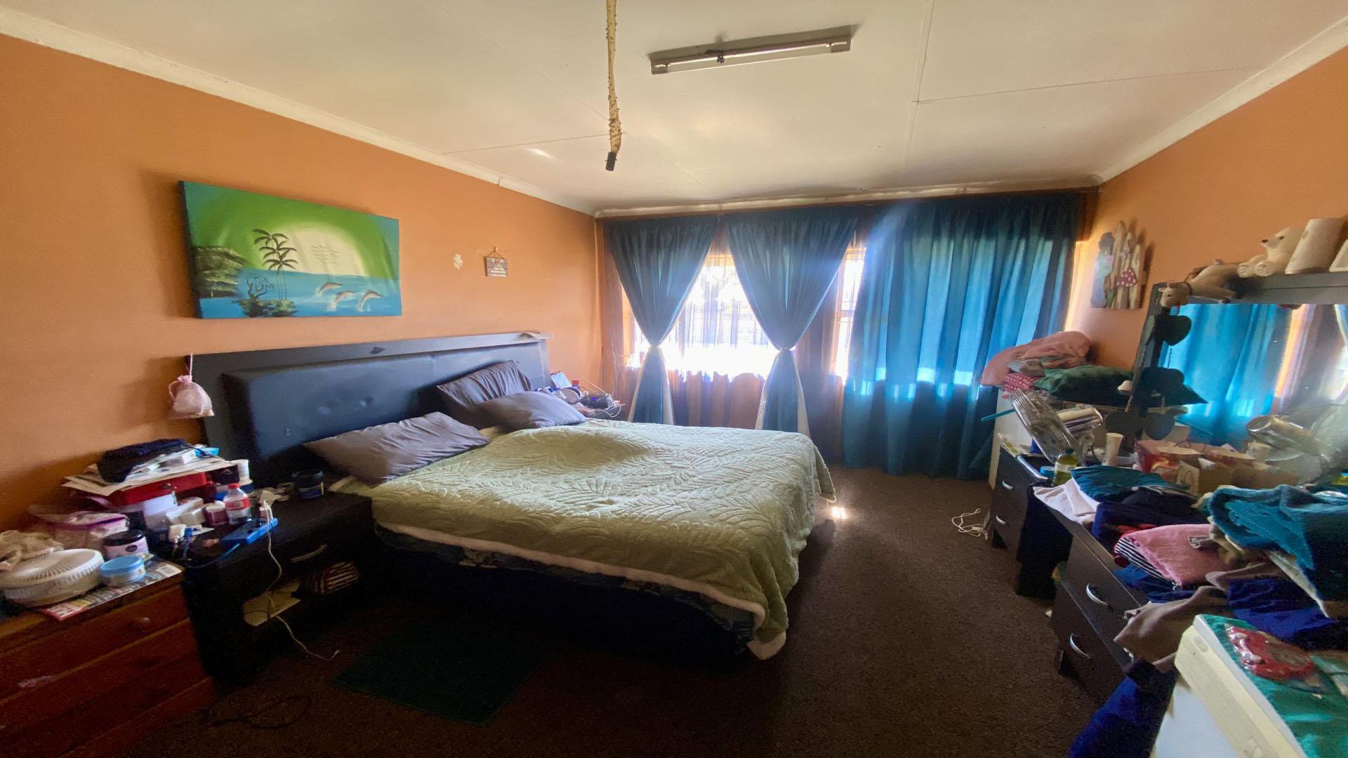 Bed Room 2 of property in Hendrina