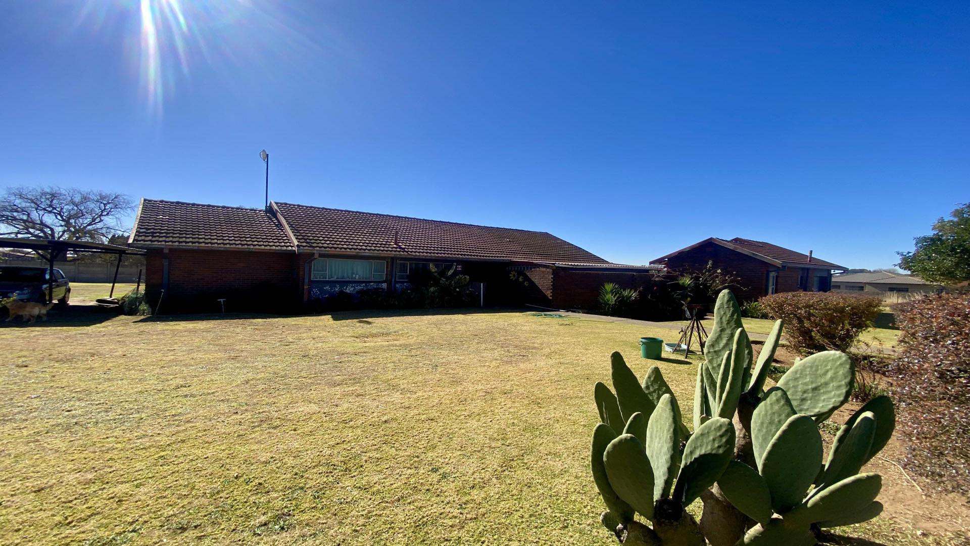 Front View of property in Hendrina