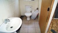 Bathroom 1 - 6 square meters of property in Everest Heights
