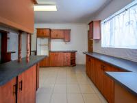 Kitchen - 27 square meters of property in Everest Heights