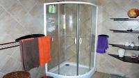 Main Bathroom - 13 square meters of property in Modimolle (Nylstroom)