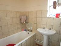 Bathroom 1 - 4 square meters of property in Vanderbijlpark