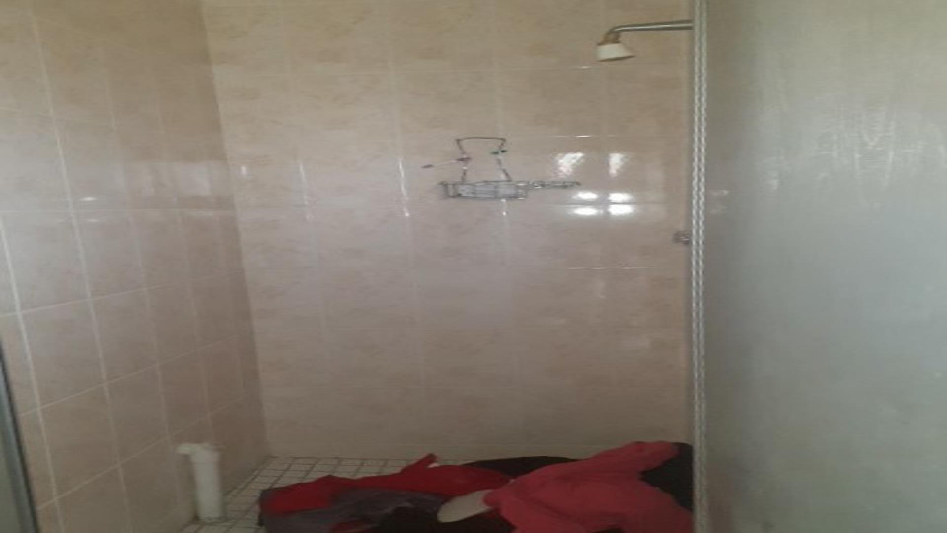 Bathroom 3+ of property in Ficksburg
