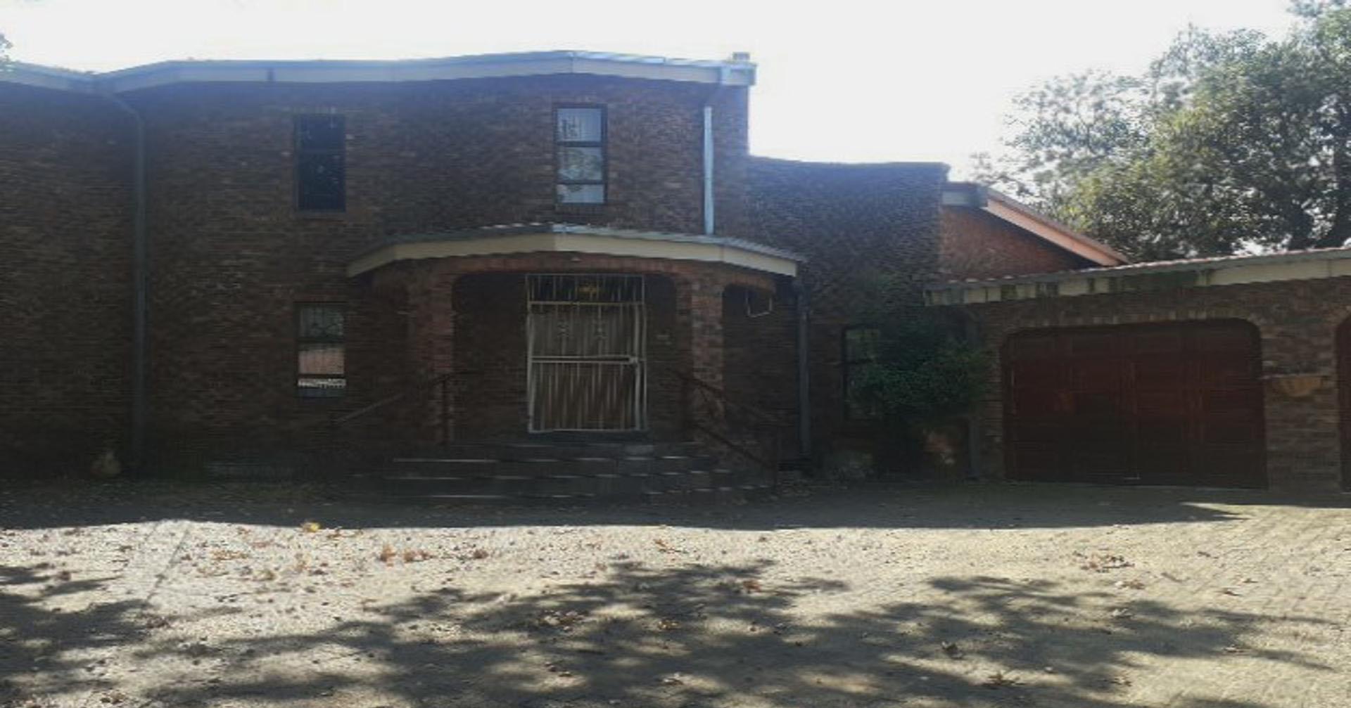Front View of property in Ficksburg
